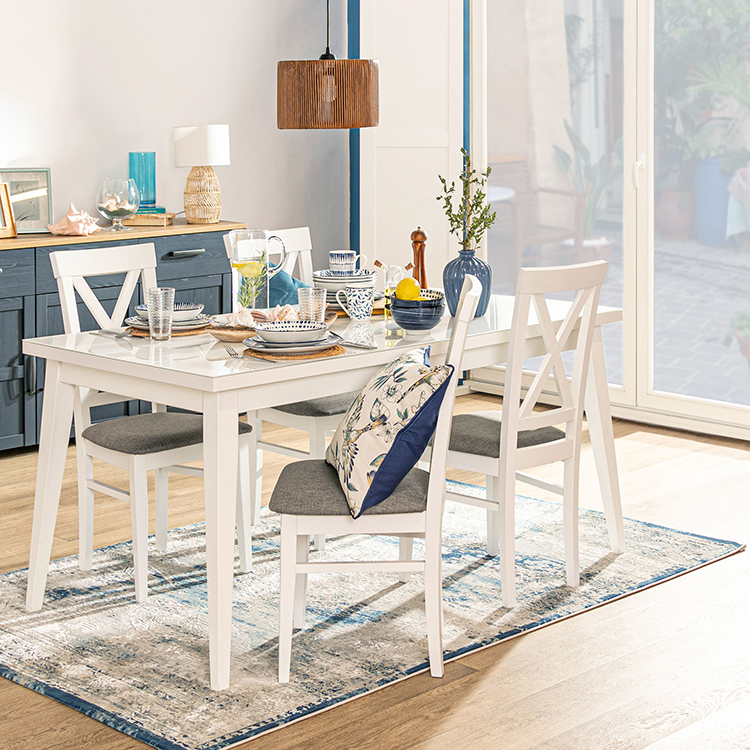 Francúzske okná – aký nábytok do nich vybrať?