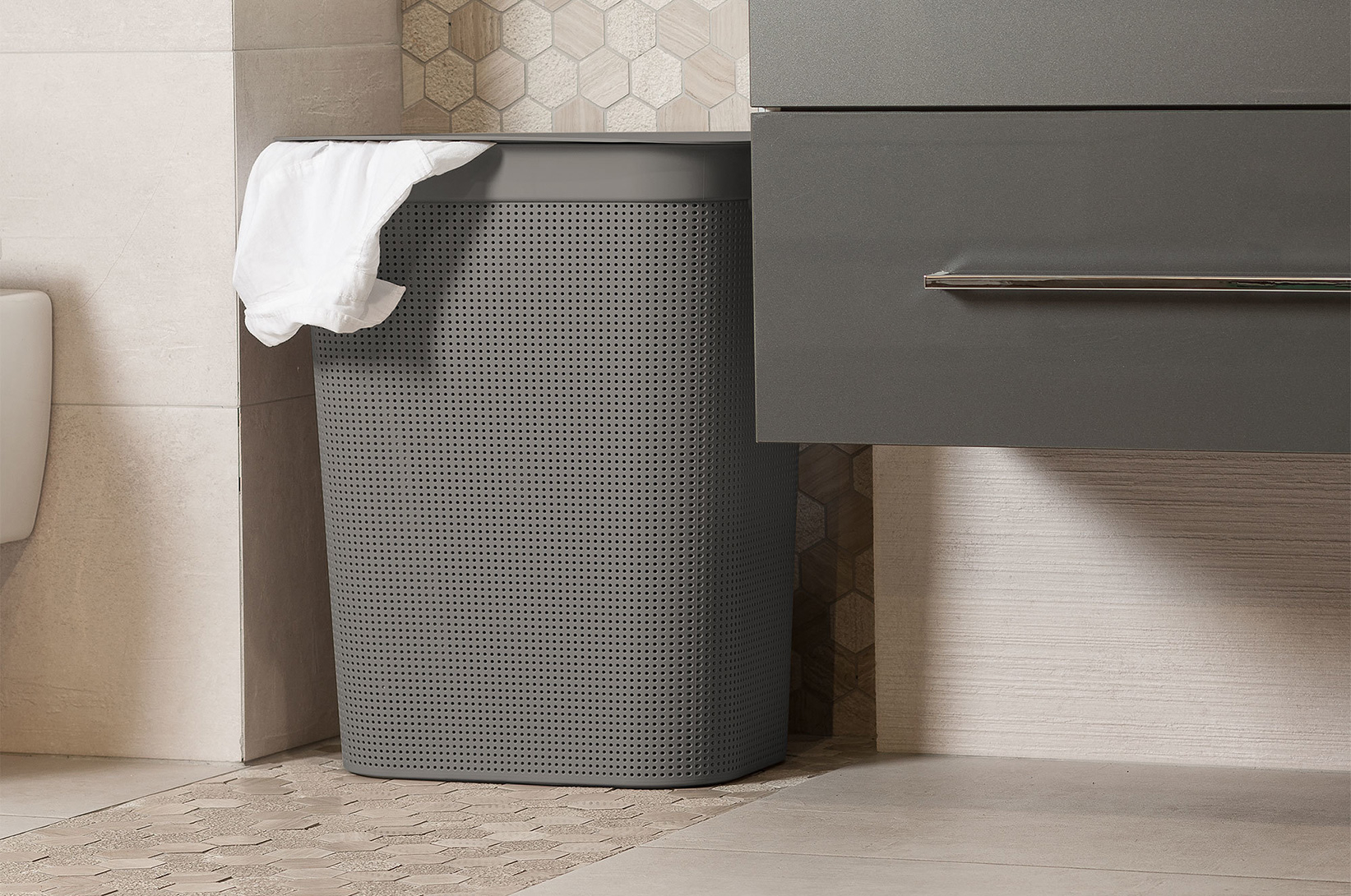 Malá kúpeľňa v bytovom domu – tipy na aranžmán