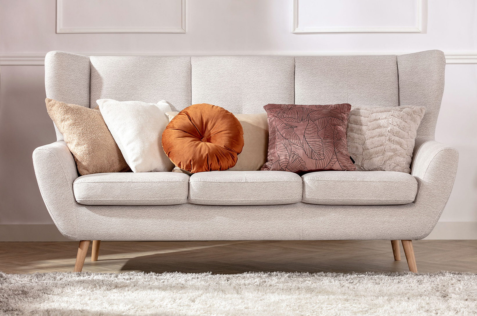 Účinné metódy čistenia čalúnenia pomocou domácich metód