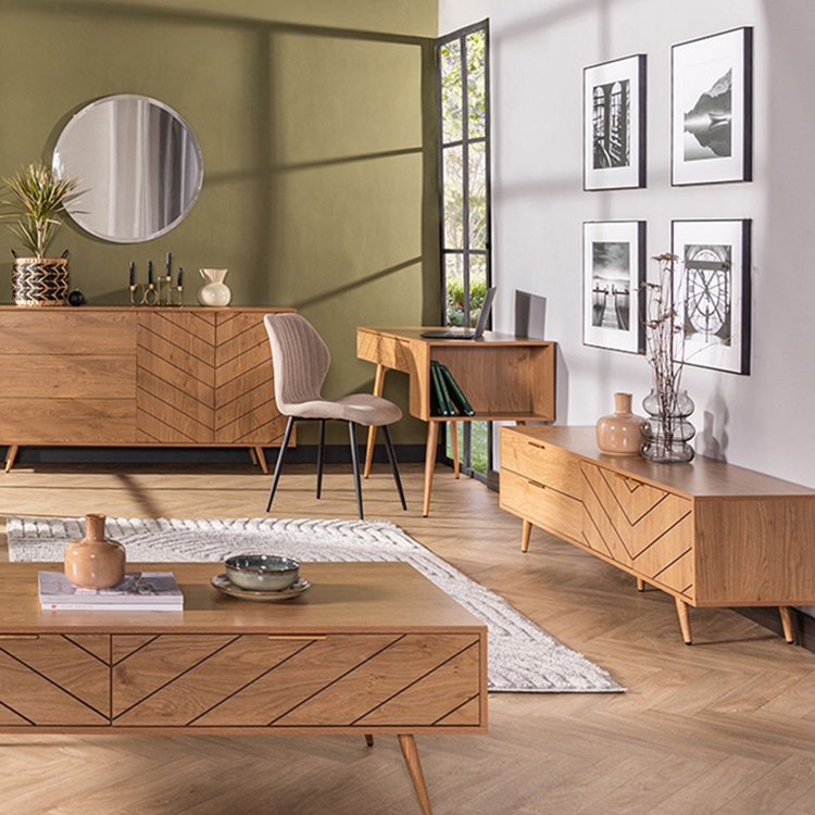 Písací stôl pod oknom. Ako ho začleniť do aranžmánu?