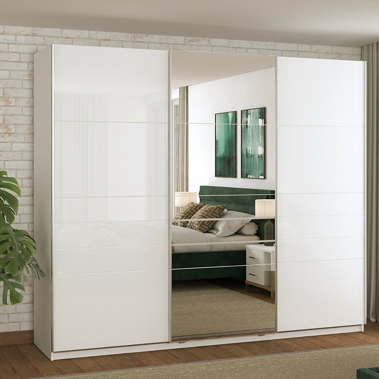 Šatník v spálni - praktické nápady na maximalizáciu priestoru