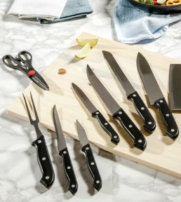 Nože a doštičky na krájanie