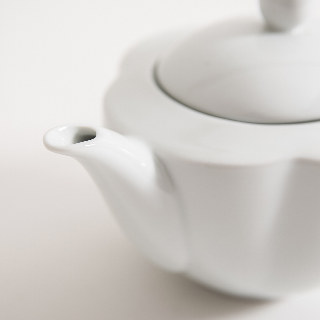 Čajová kanvica MILI biela 1,2 l