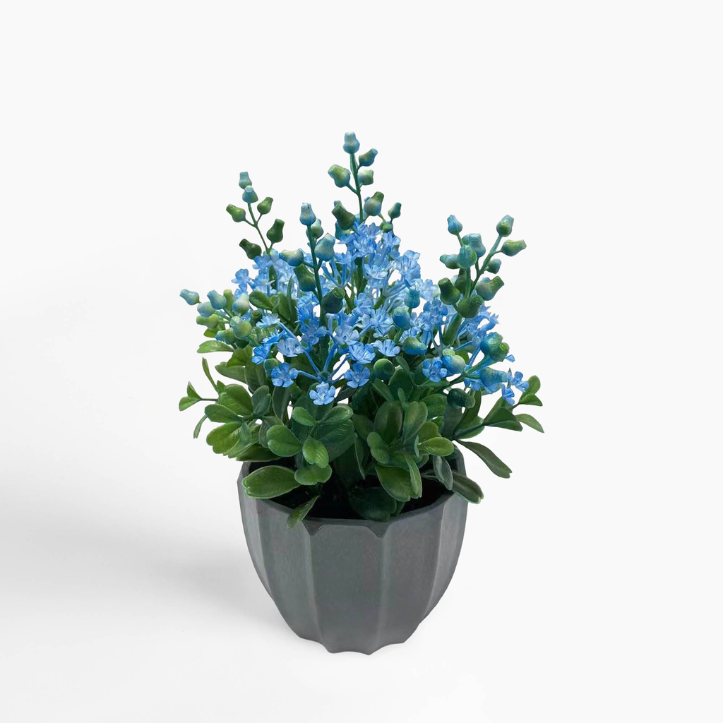 Umelý kvet v kvetináči v modrej farbe 20 cm