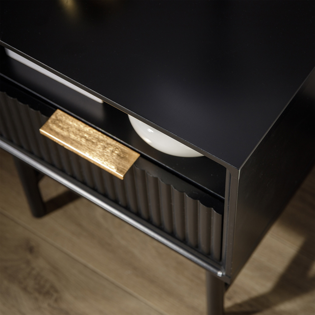 Nočný stolík SEVI