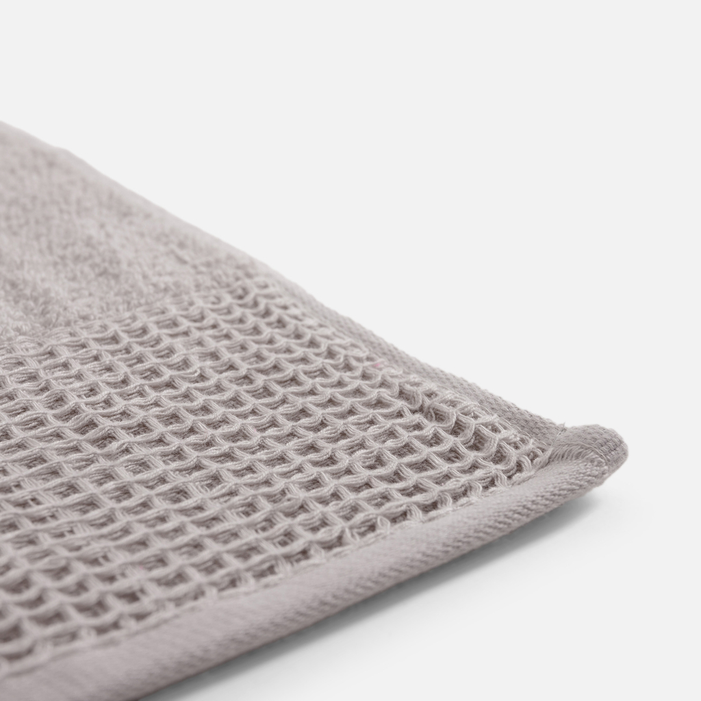 Bavlnený uterák vo svetlosivej farbe 70x140 cm