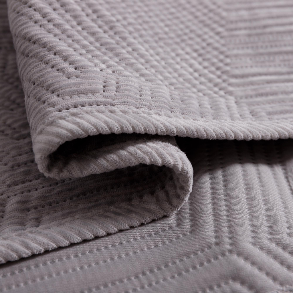 Prehoz na posteľ v sivej farbe HYPNOSE 220x200 cm