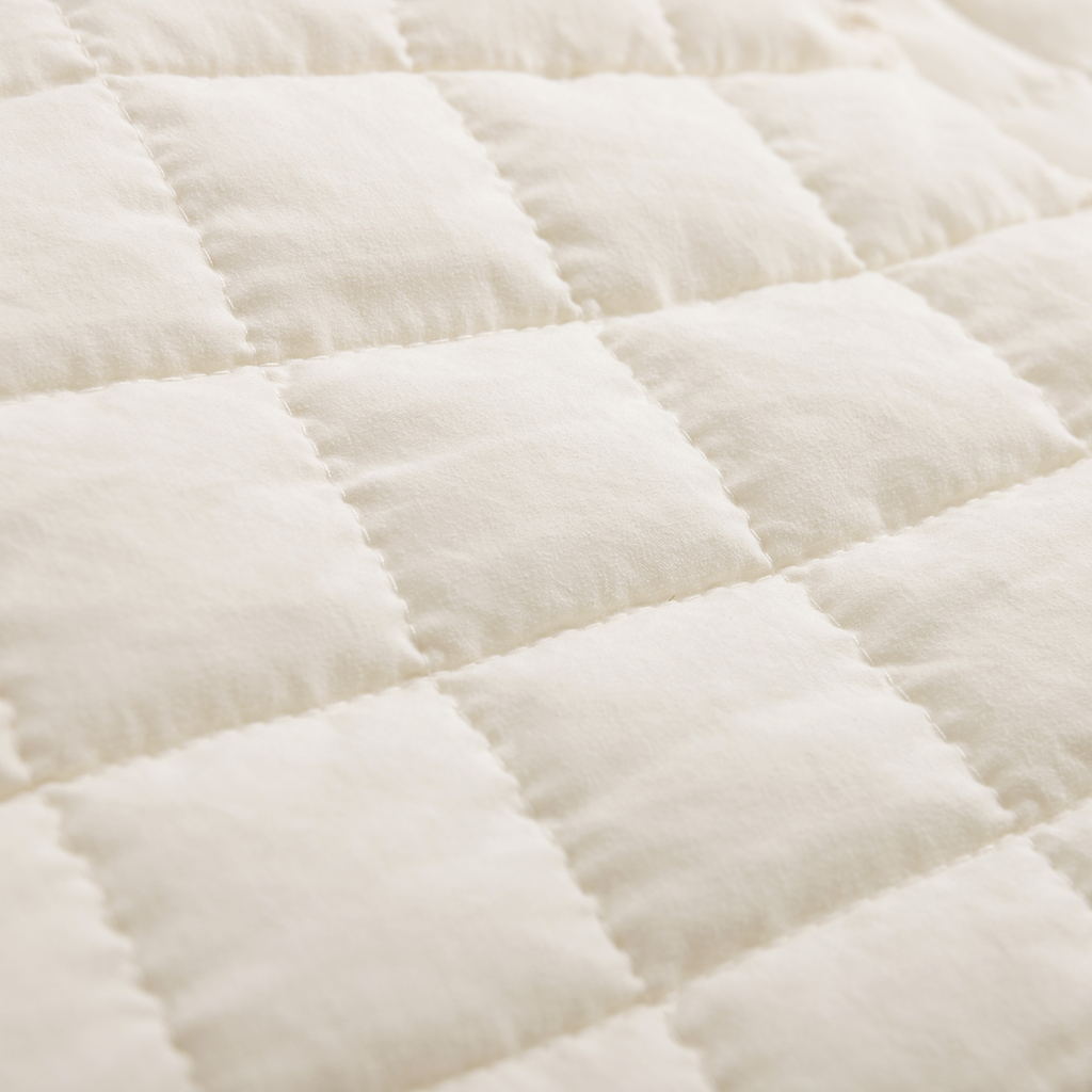 Prehoz na posteľ v krémovej farbe GISELLE 200x220 cm