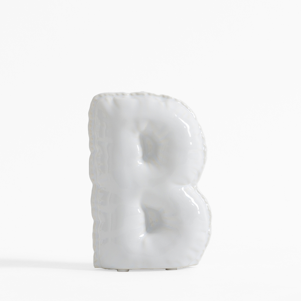 Dekoratívna figúrka PÍSMENO B biela