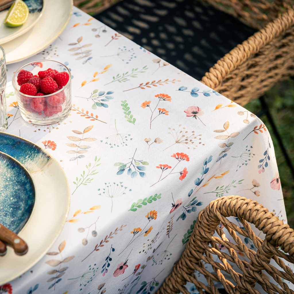 Obrus ROSA s poľnými kvetmi 135x260 cm