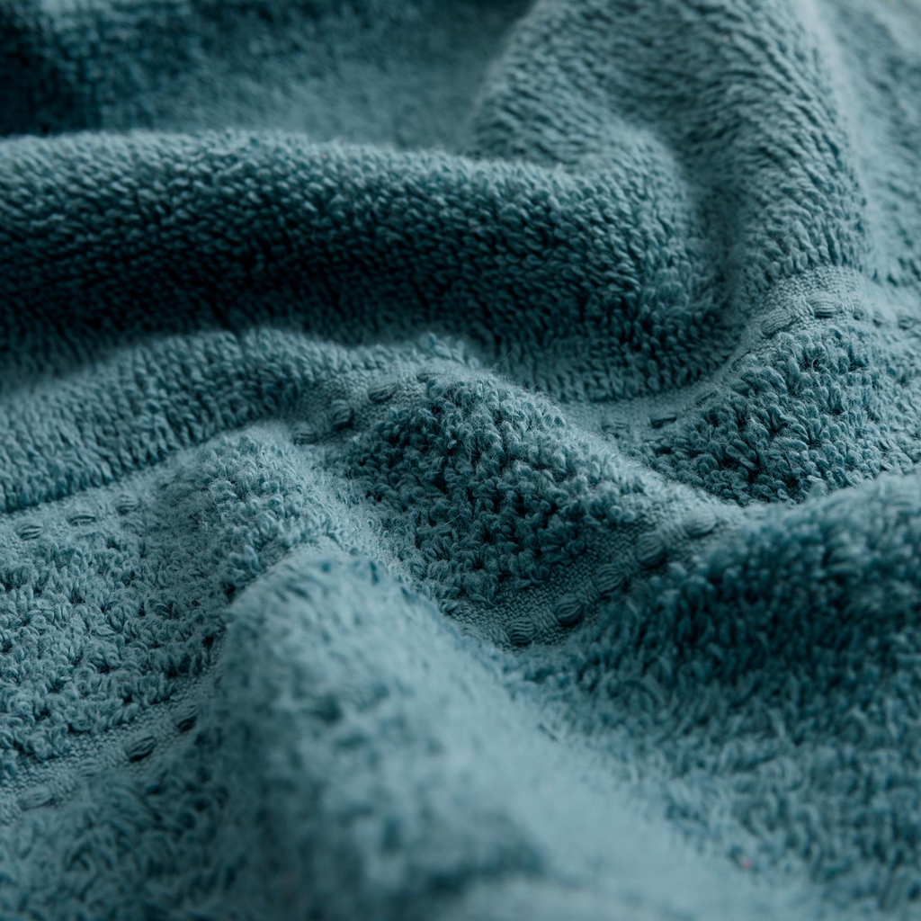 Bavlnený uterák na ruky v tmavozelenej farbe MARIO 30x50 cm