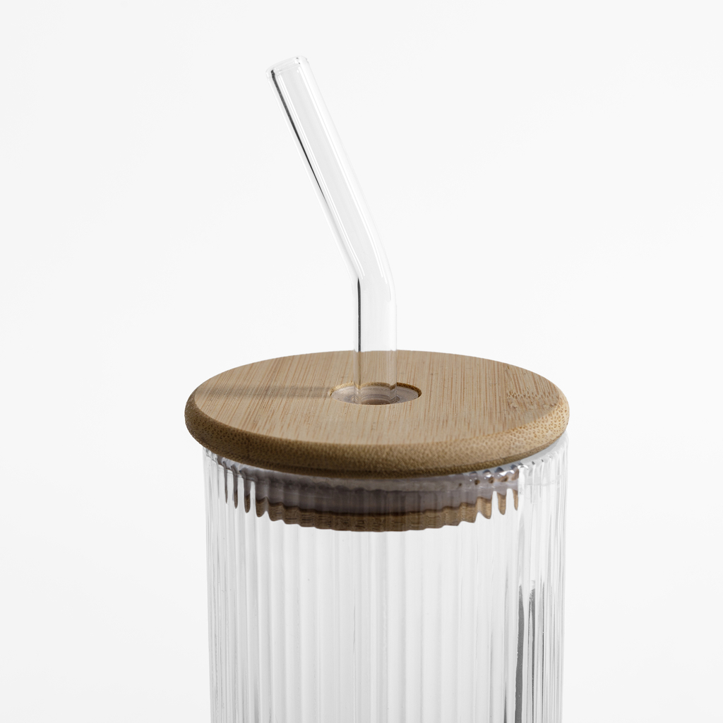 Drážkovaný pohár s bambusovým viečkom a slamkou 320 ml
