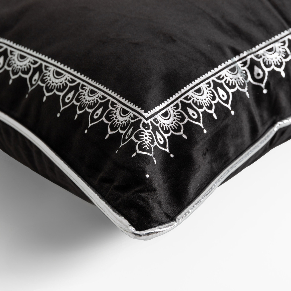 Obliečka na vankúš s motívom slona čiernej farby DAIRA 45x45 cm