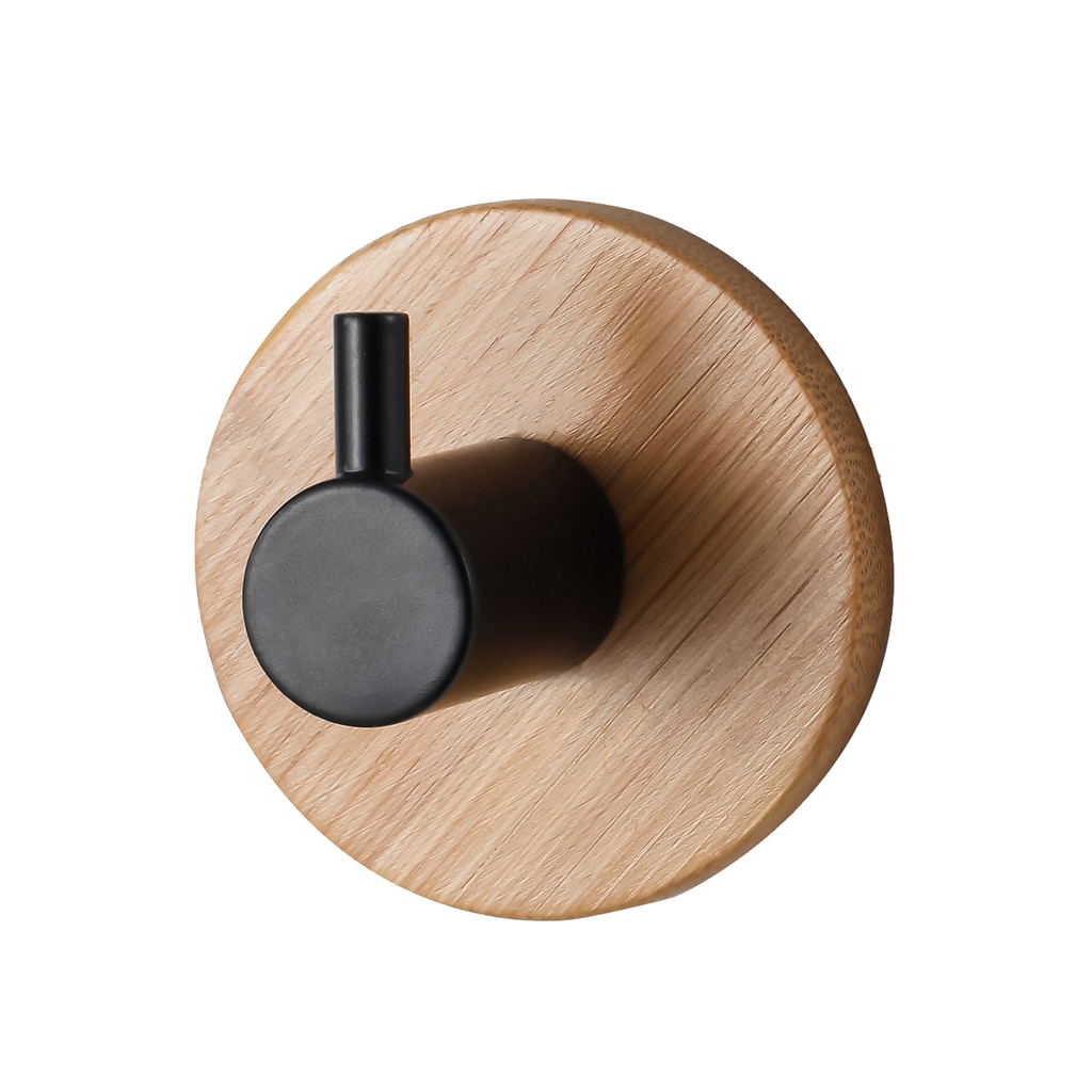 Jednoduchý bambusový vešiak