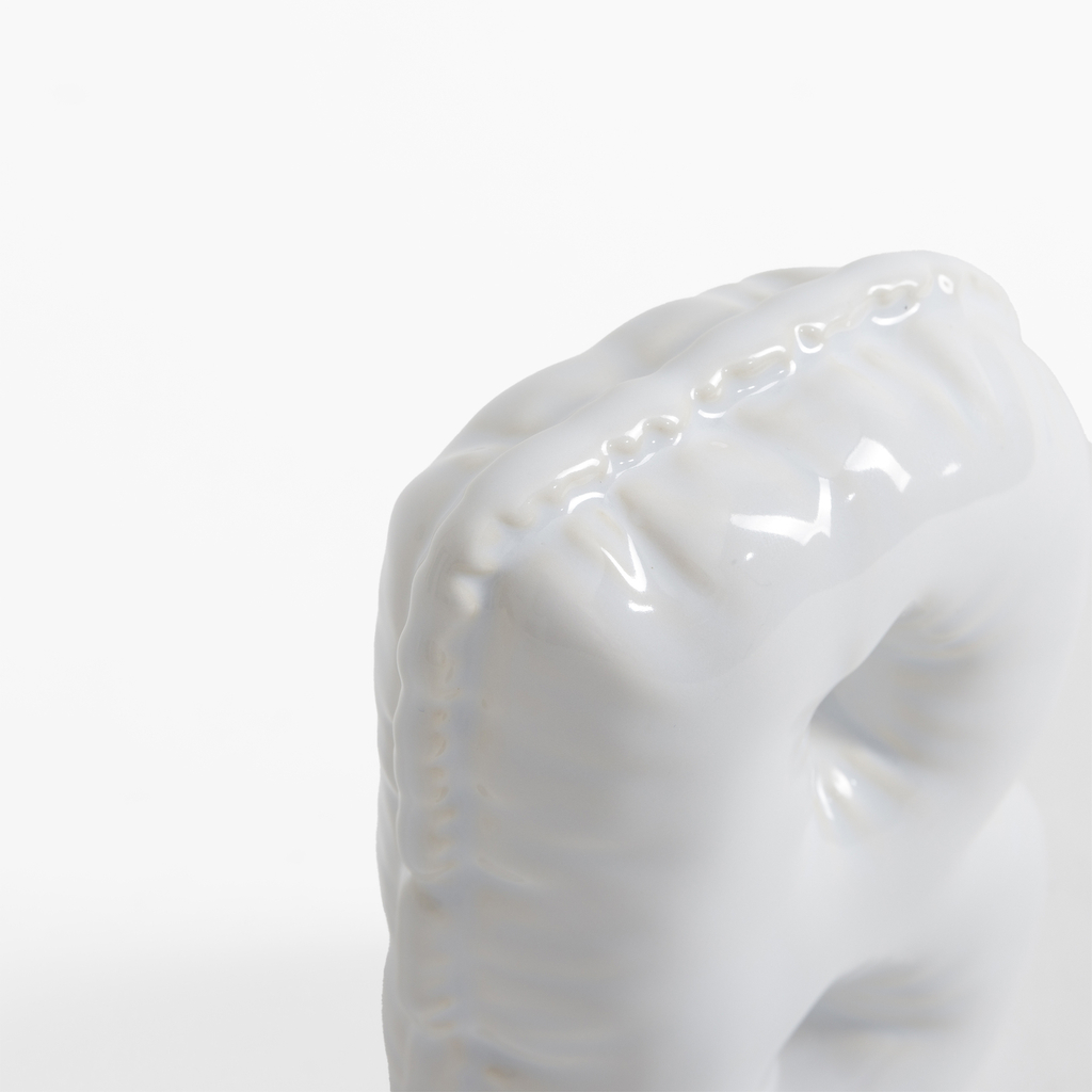 Dekoratívna figúrka PÍSMENO B biela