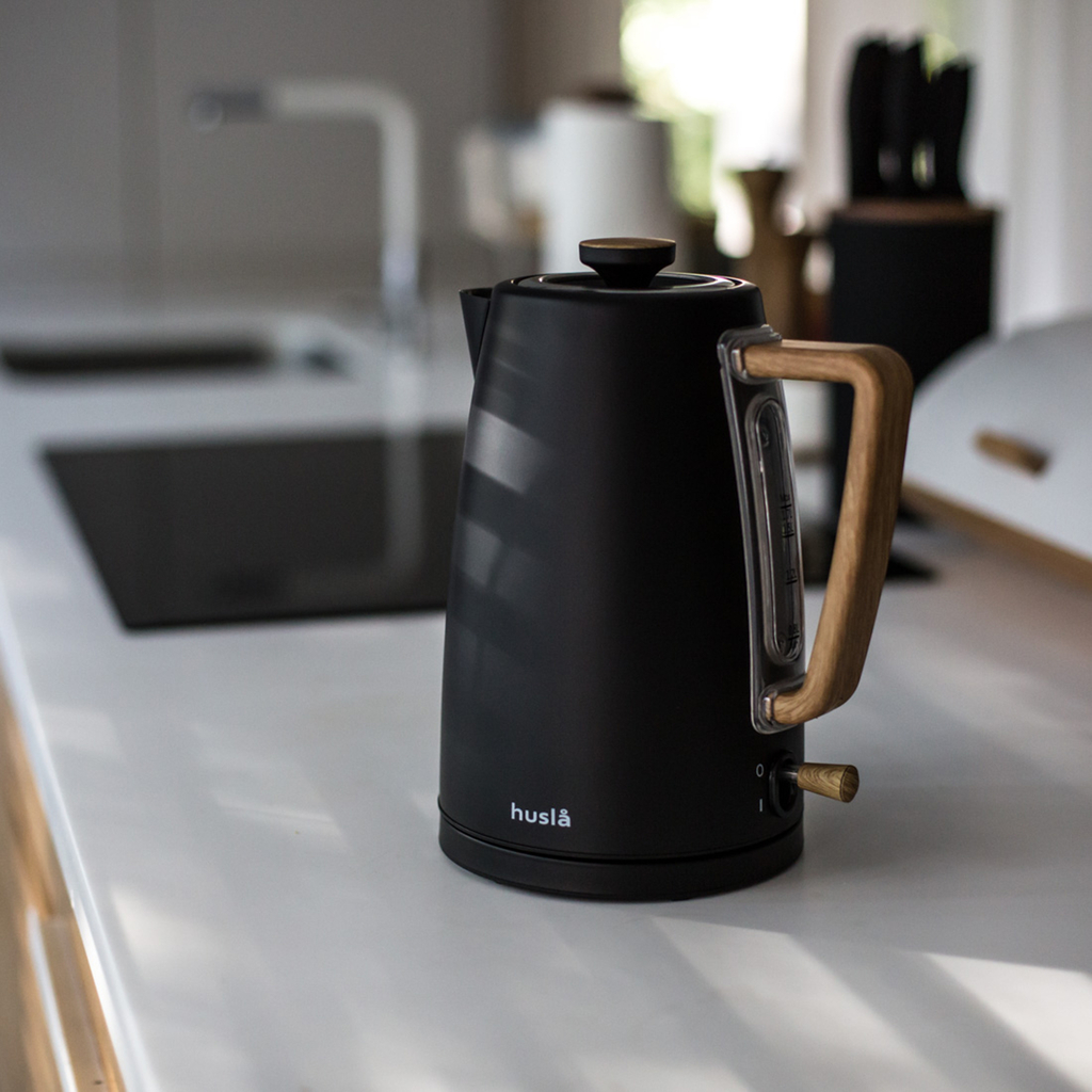 Rýchlovarná kanvica HUSLA SCANDIC čierna 1,7 l