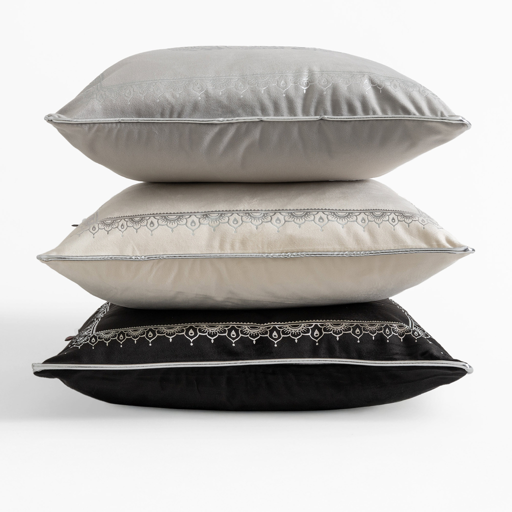 Obliečka na vankúš s motívom slona v svetlosivej farbe DAIRA 45x45 cm