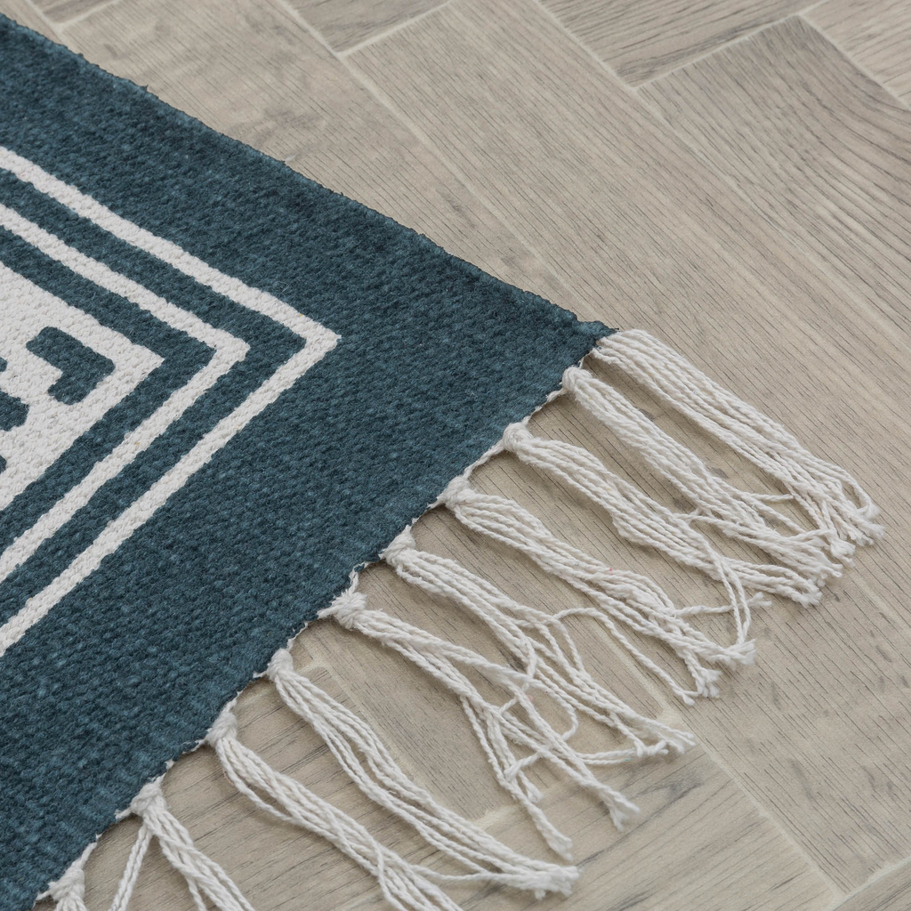 Koberec so vzorom kosoštvorcov SCANDI modro-biely 50x80 cm