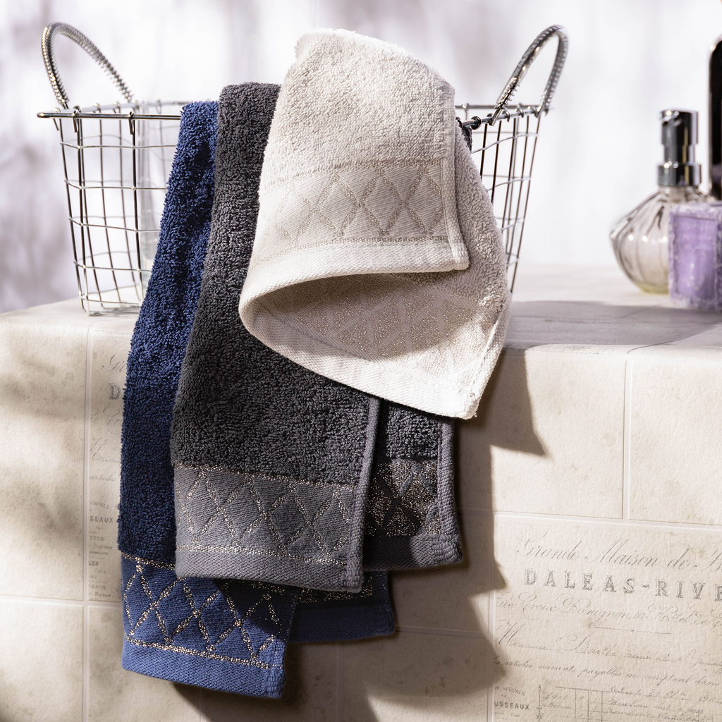 Bavlnený uterák oceľový LAYLA 70x140 cm