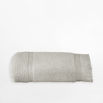 Strieborný bavlnený uterák so strapcami SANTORINI 50x90 cm