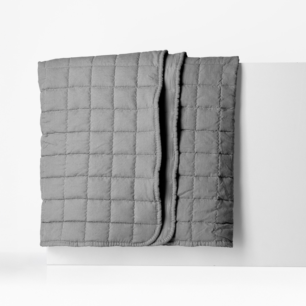 Prehoz na posteľ v tmavosivej farbe GISELLE 180x200 cm