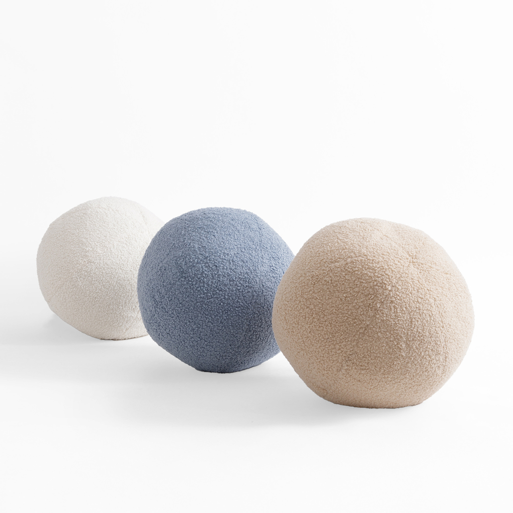 Dekoratívny vankúš béžový BALL 27 cm