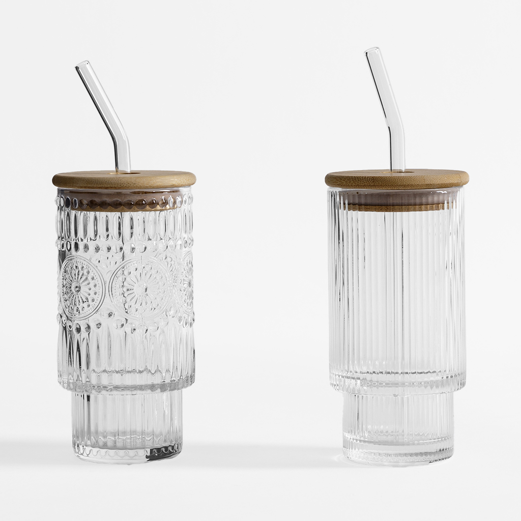 Drážkovaný pohár s bambusovým viečkom a slamkou 320 ml