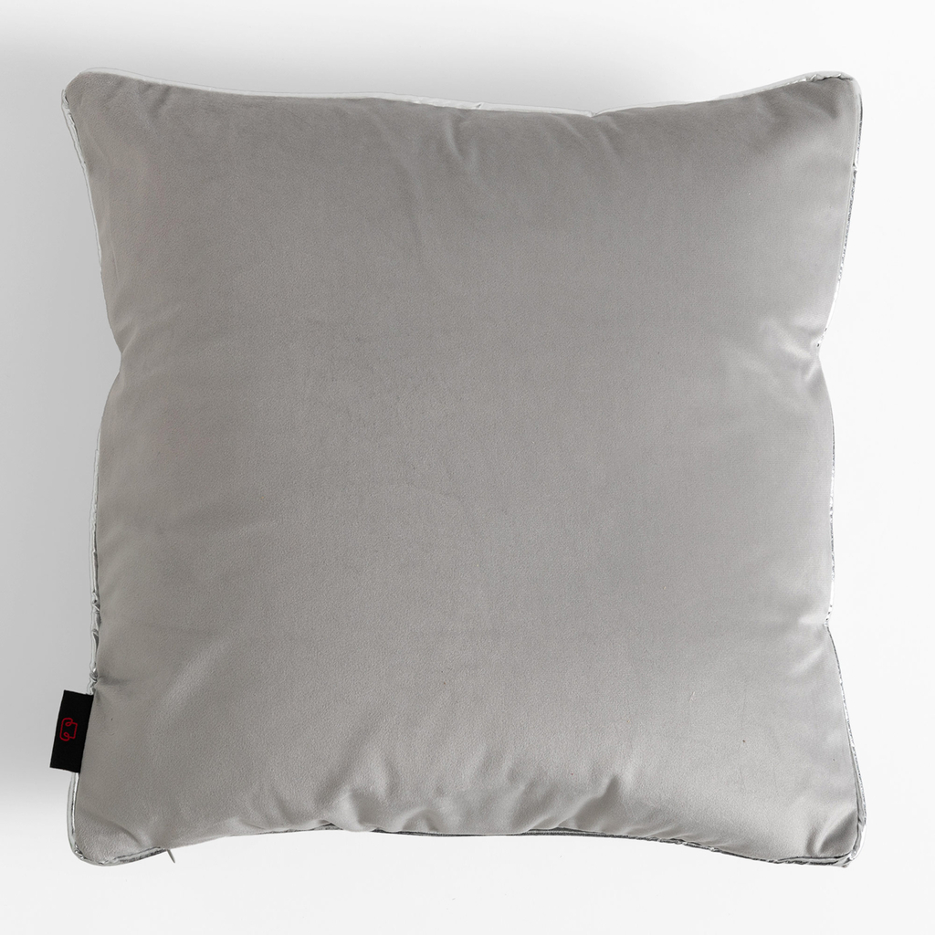 Obliečka na vankúš s motívom slona v svetlosivej farbe DAIRA 45x45 cm