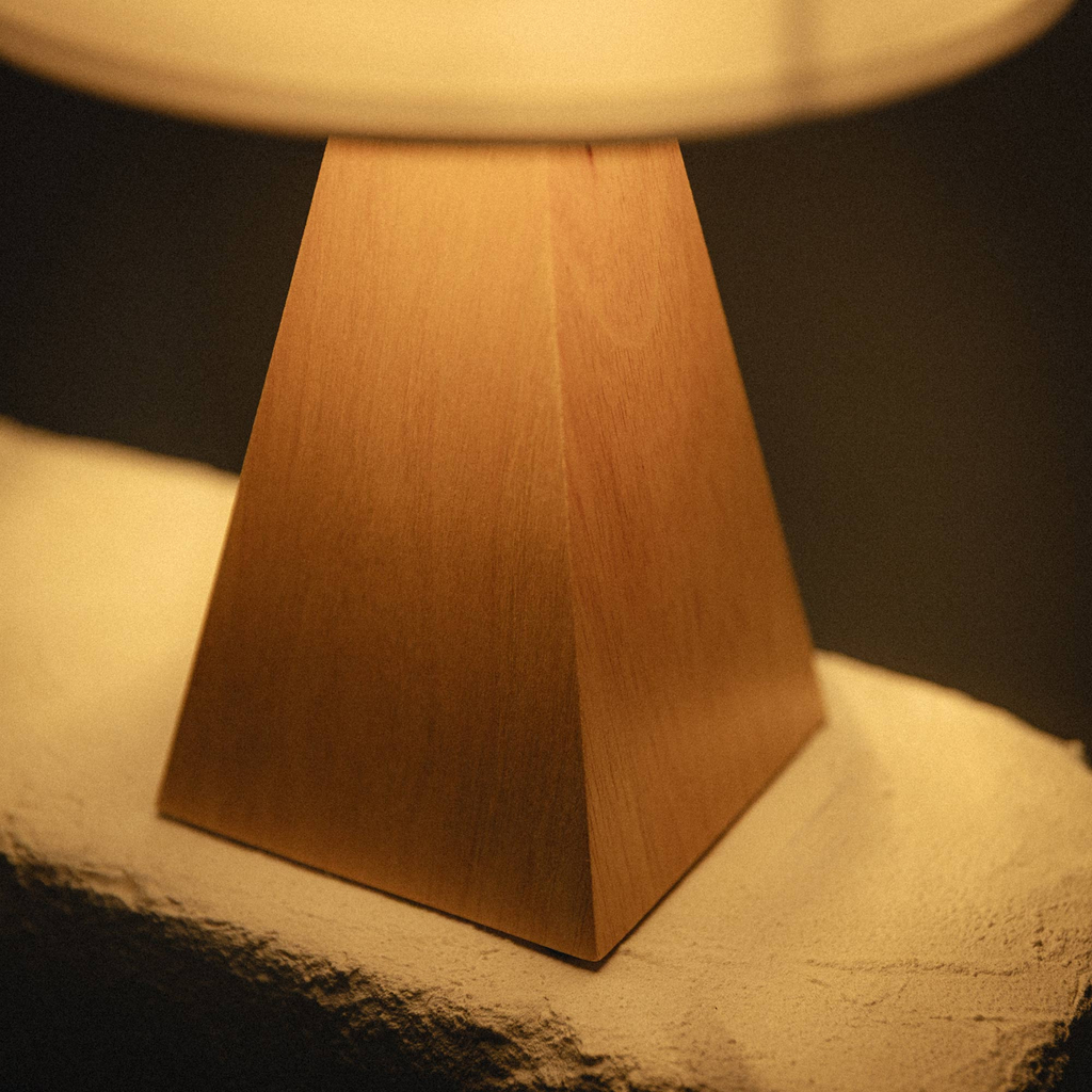 Bambusová stolná lampa s bielym tienidlom 31 cm