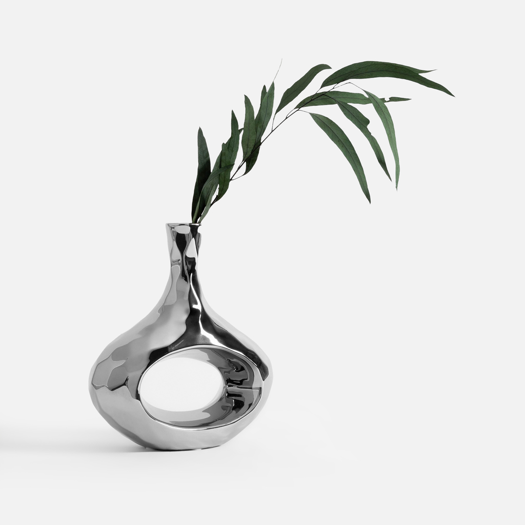 Moderná váza strieborná 20 cm