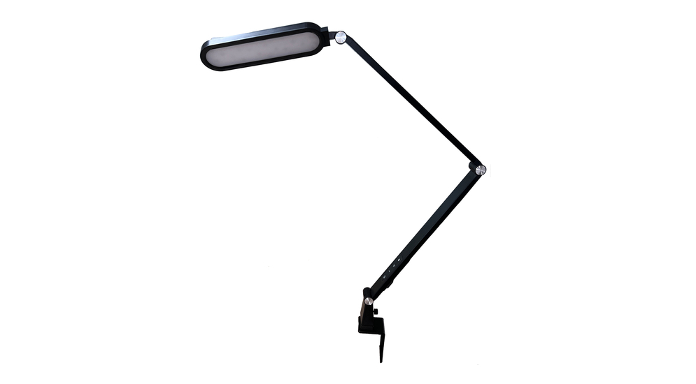 Smukła lampa EPSILON w czarnym kolorze jest eleganckim dodatkiem, który pomoże Ci w pracy, a oprócz tego świetnie wygląda w nowoczesnym wnętrzu. Zamiast klasycznej podstawy lampę EPSILON po prostu przykręcasz do powierzchni.