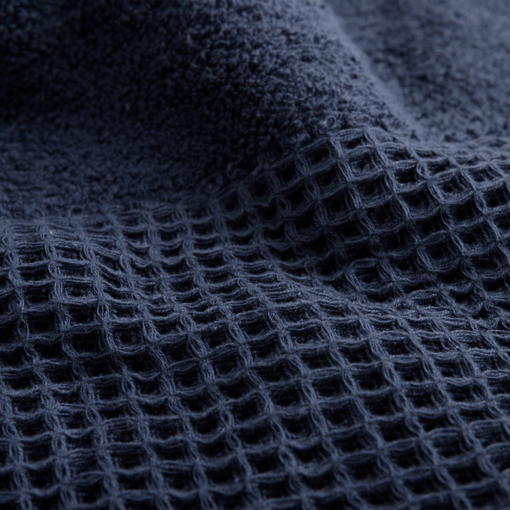 Bavlnený uterák v tmavomodrej farbe ZEN 90x160 cm