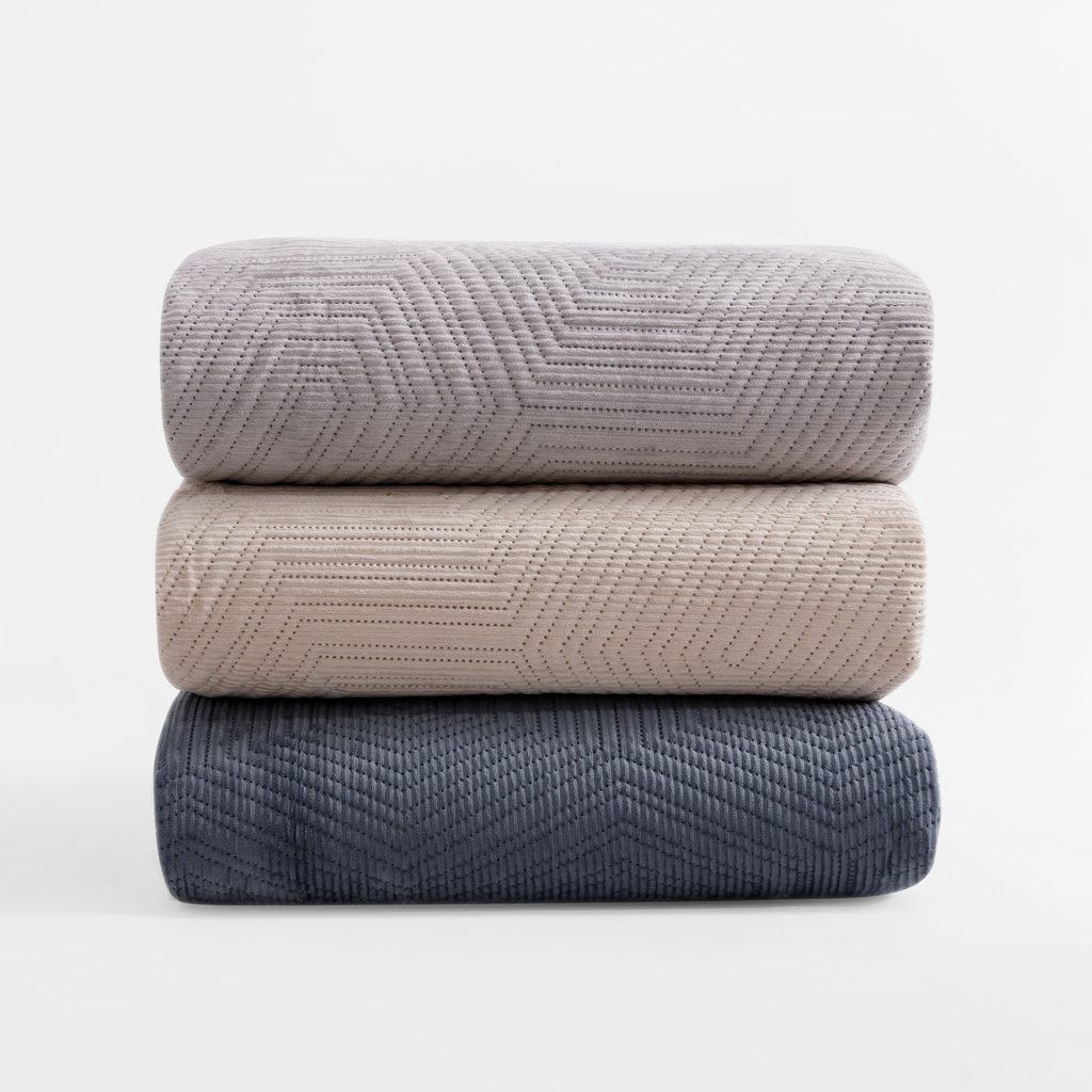 Prehoz na posteľ v sivej farbe HYPNOSE 180x200 cm