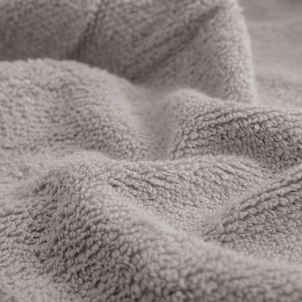 Bavlnený uterák vo svetlosivej farbe 50x90 cm