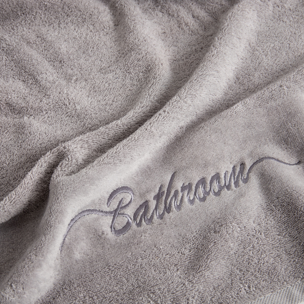 Bavlnený uterák FERRO svetlosivý 70x140 cm