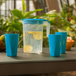 Súprava plastový džbán a 4 modré poháre