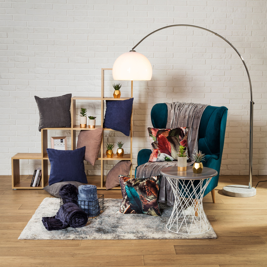 Oblúkové stojace svietidlo do obývačky VISION