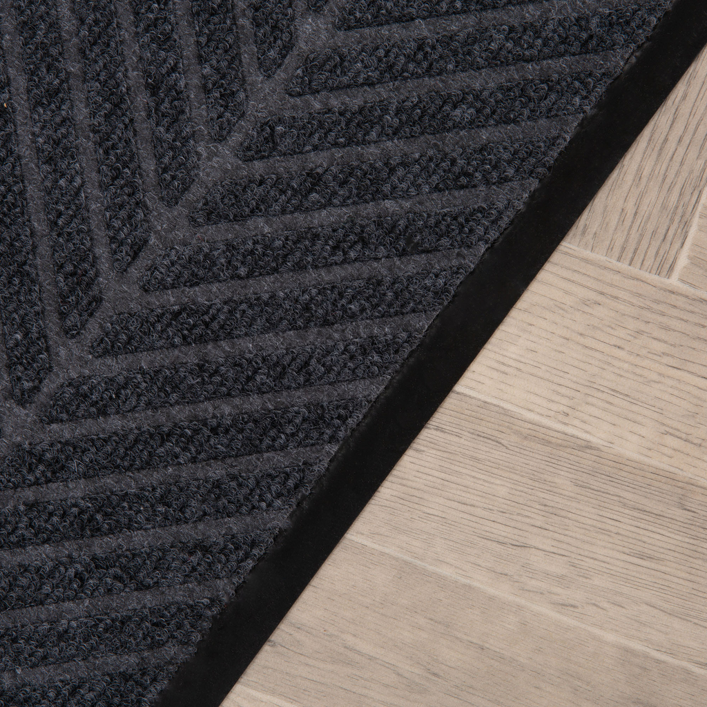 Šedá rohožka vzor rybej kosti 45x75 cm