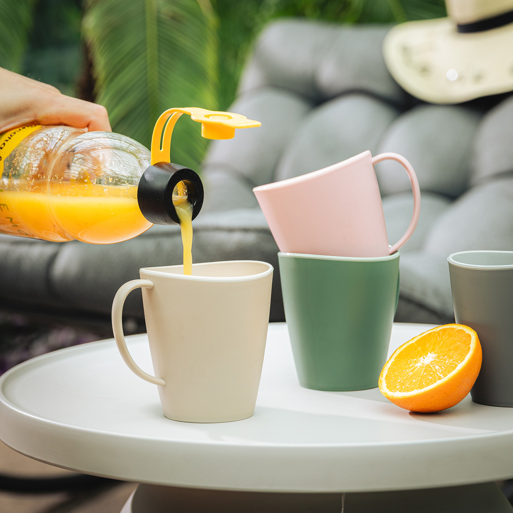 Plastový hrnček s rukoväťou 350 ml MIX