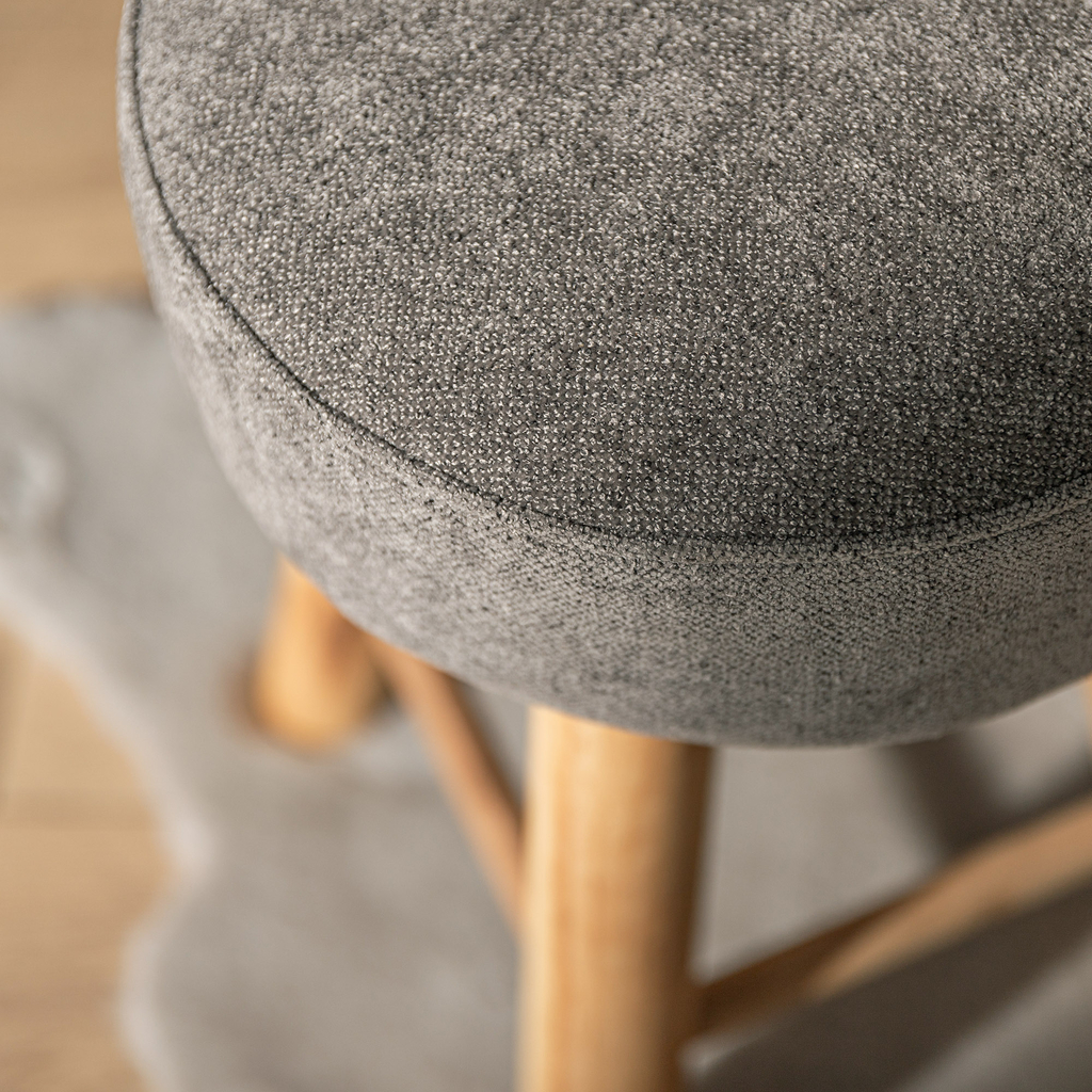 Čalúnená sivá taburetka TROPICOSI