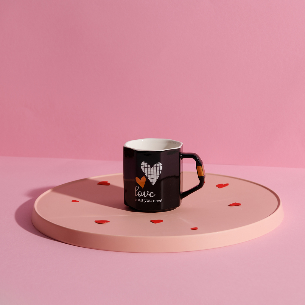 Porcelánový hrnček LOVE čierny 330 ml