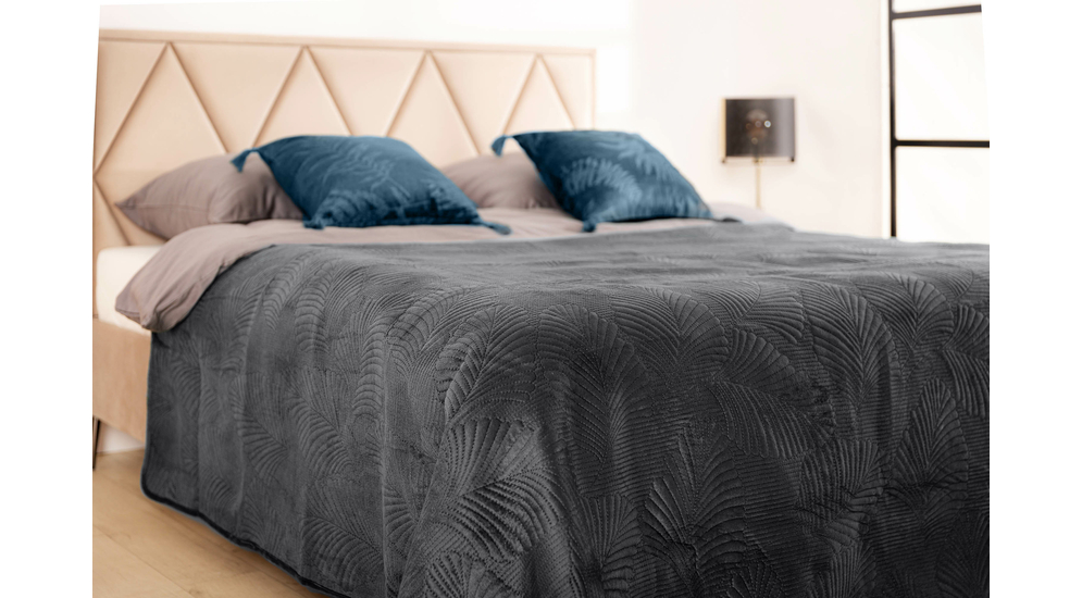 Vrchná prikrývka na posteľ prešívaná s motívom listov sivá FERN 220 x 240 cm