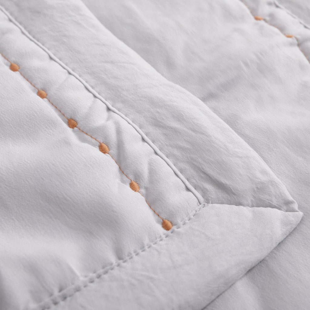 Prehoz na posteľ v sivej farbe VANILLA DOTS 200x220 cm