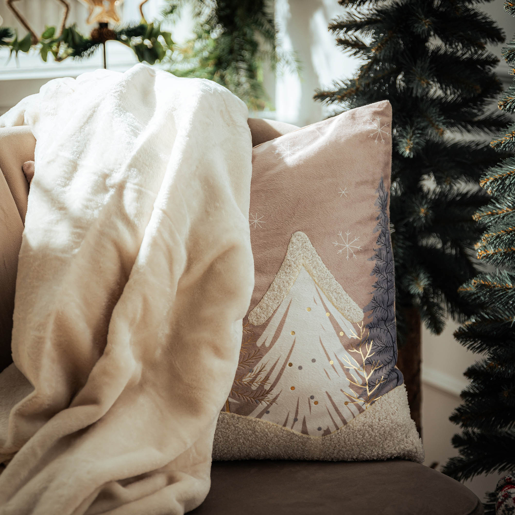 Vianočná obliečka STROMČEKY FINN LATTE 45 x 45 cm