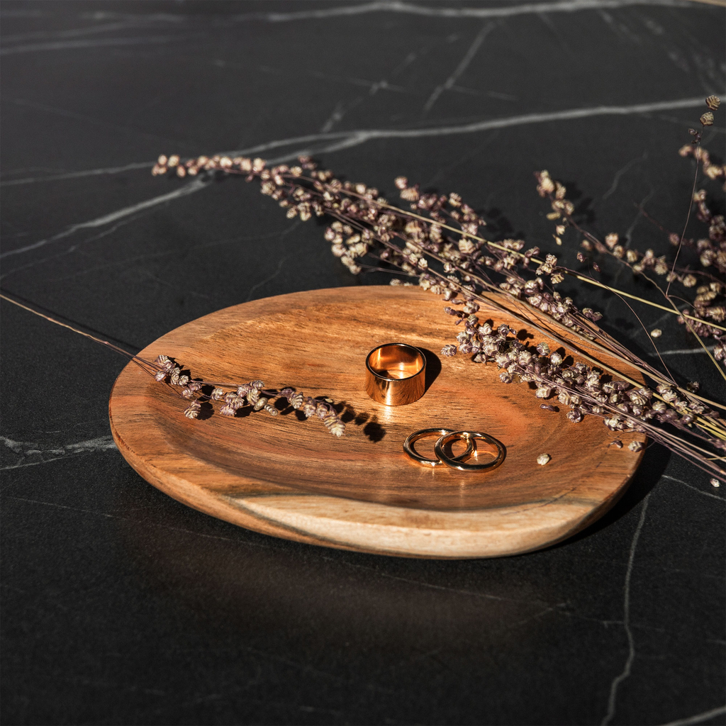 Tanier z agátového dreva 16x13 cm