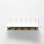 Nástenná polica v bielej a zlatej farbe