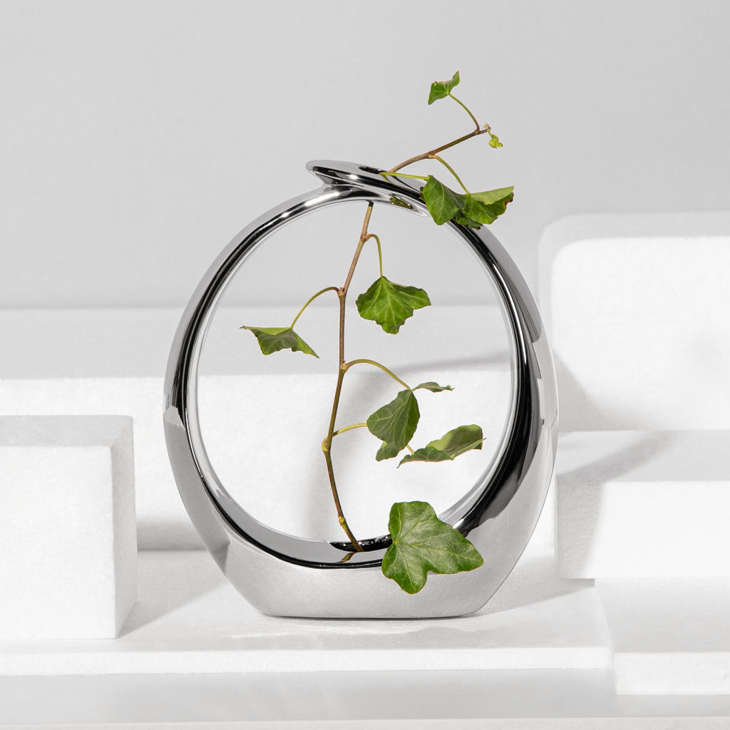Moderná váza strieborná 20 cm