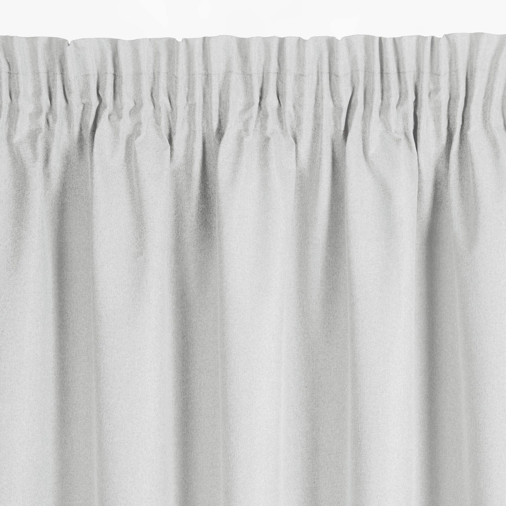 Záves na páske v striebornej farbe SUZAN 135x270 cm