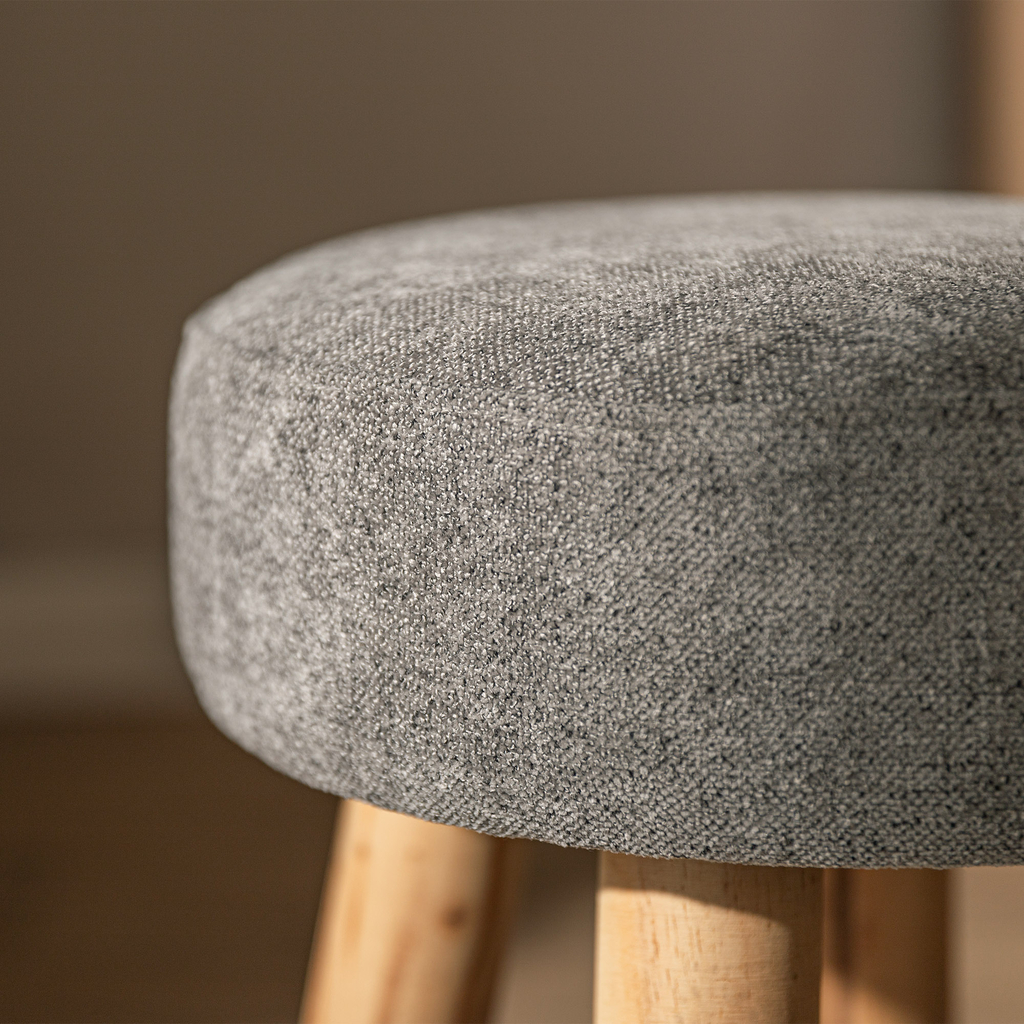 Čalúnená sivá taburetka TROPICOSI
