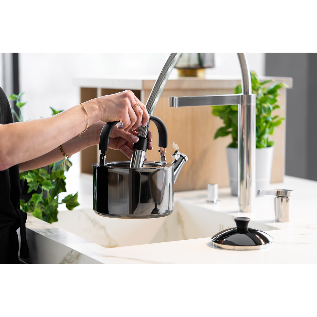 Kanvica s píšťalkou DIAMANTE 1,5 l